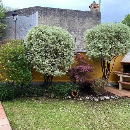 Casa Con Jardin *