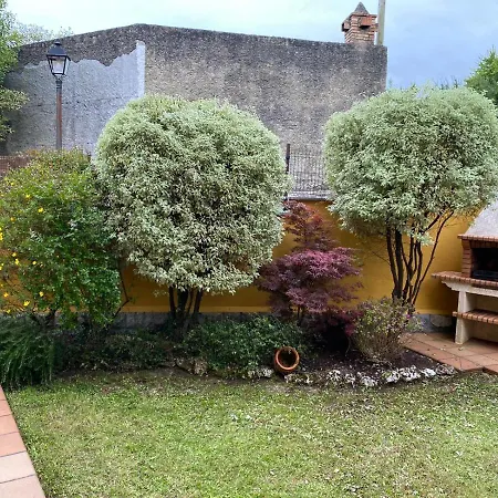 Casa Con Jardin *